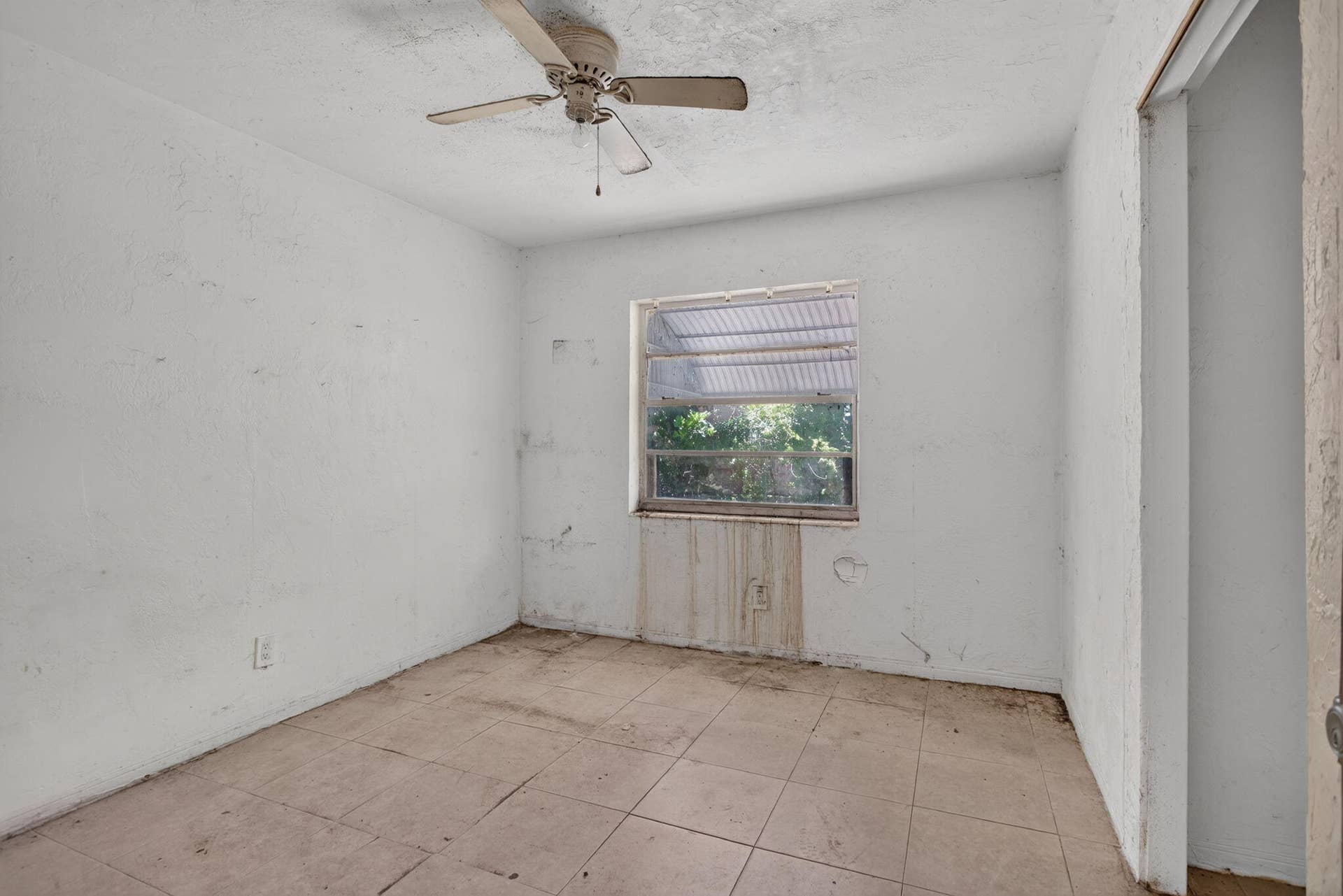 511 NW 17th Avenue, Fort Lauderdale, FL 33311 24-web-or-mls-511 -9755