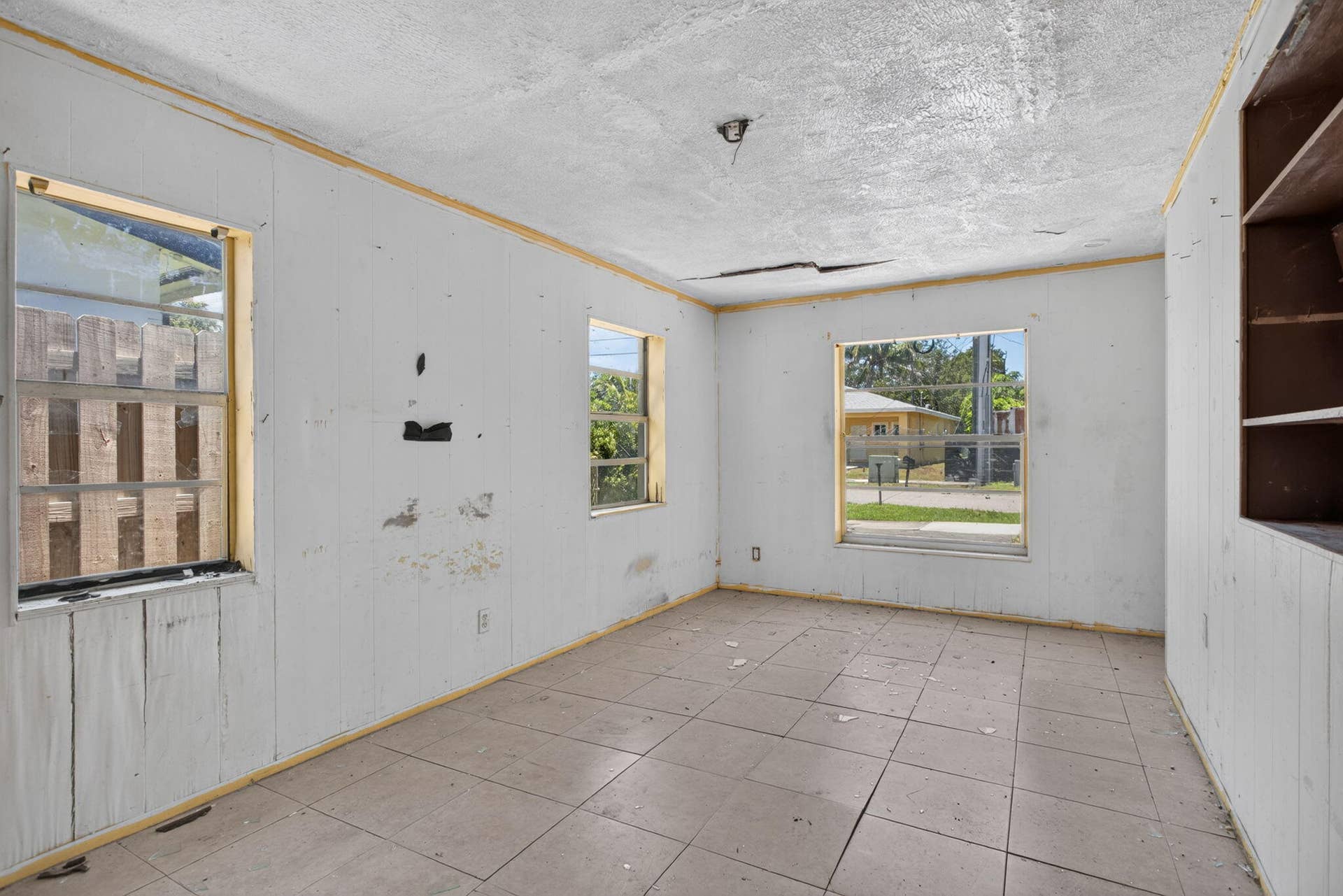 511 NW 17th Avenue, Fort Lauderdale, FL 33311 18-web-or-mls-511 -9725
