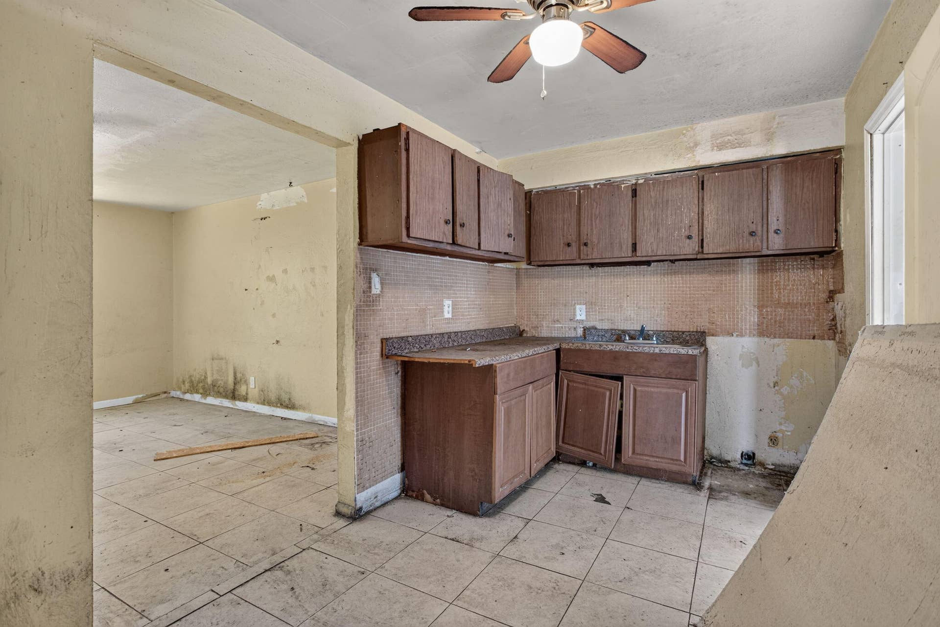 511 NW 17th Avenue, Fort Lauderdale, FL 33311 14-web-or-mls-511 -9708