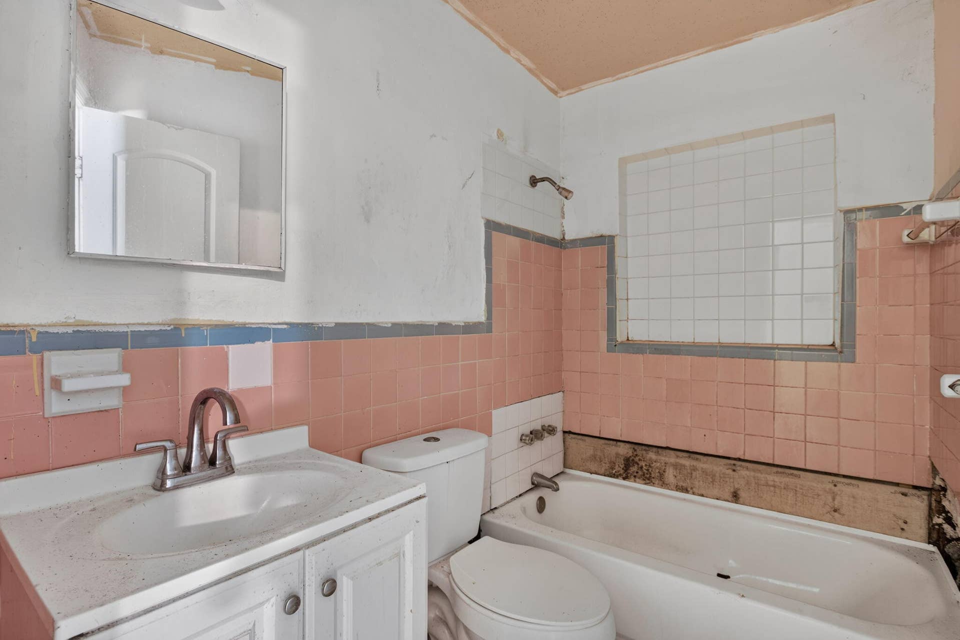 511 NW 17th Avenue, Fort Lauderdale, FL 33311 23-web-or-mls-511 -9753