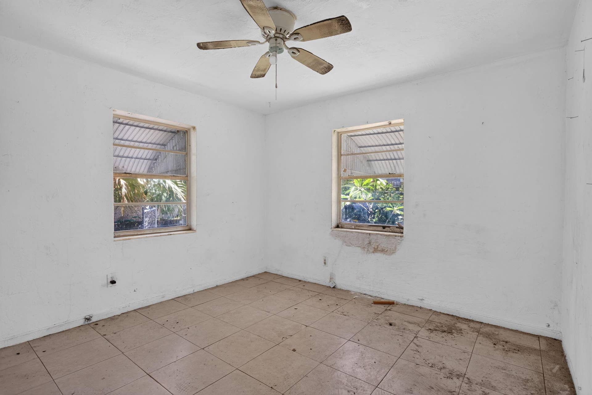 511 NW 17th Avenue, Fort Lauderdale, FL 33311 26-web-or-mls-511 -9765