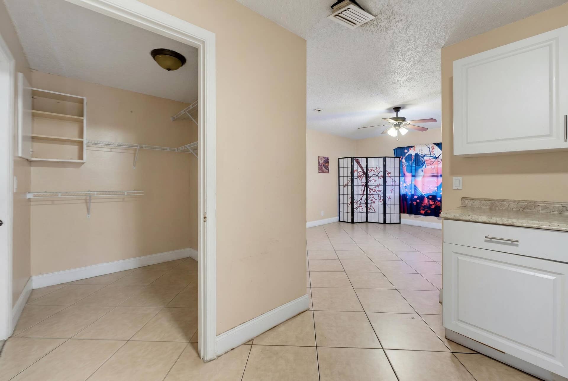 1525 W 17th Street, Riviera Beach, FL 33404 Woolf_1525_W_17th_declutter (12)