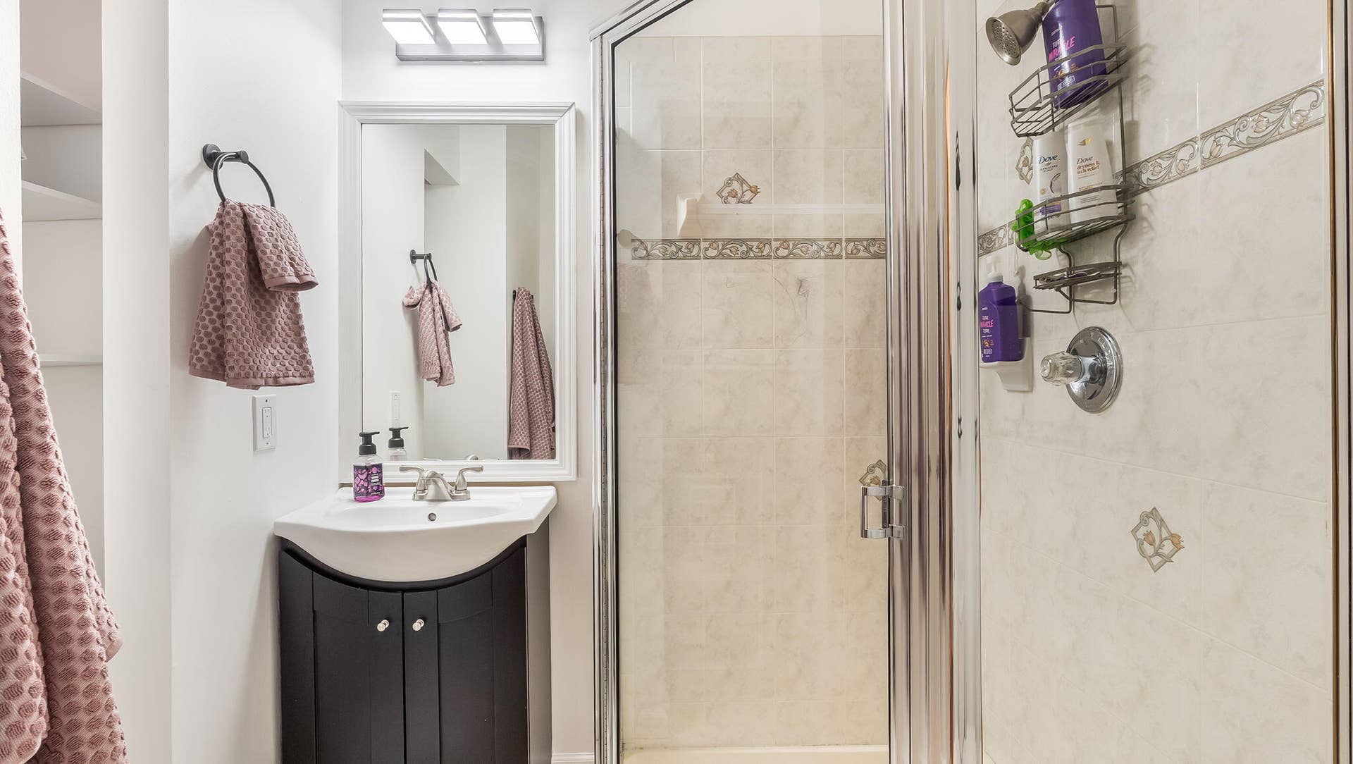 4411 Stone Ridge Way, Weston, FL 33331 First floor full bathroom