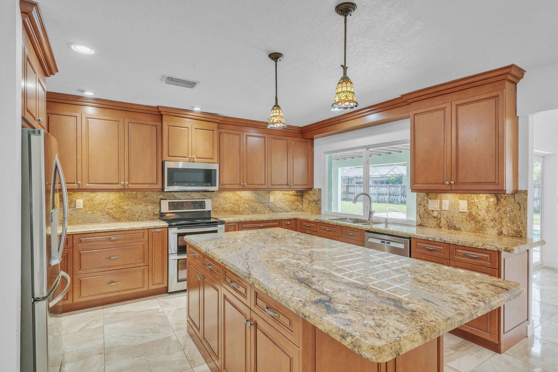 1941 SW 73rd Avenue, Plantation, FL 33317 10 Kitchen (2)