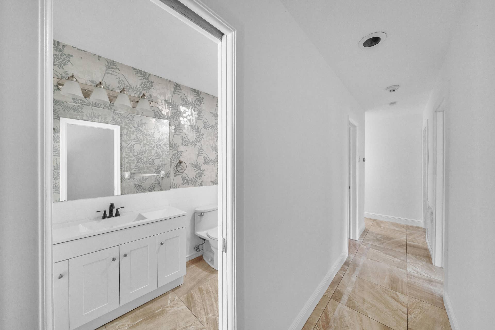 1941 SW 73rd Avenue, Plantation, FL 33317 29 Foyer (1)