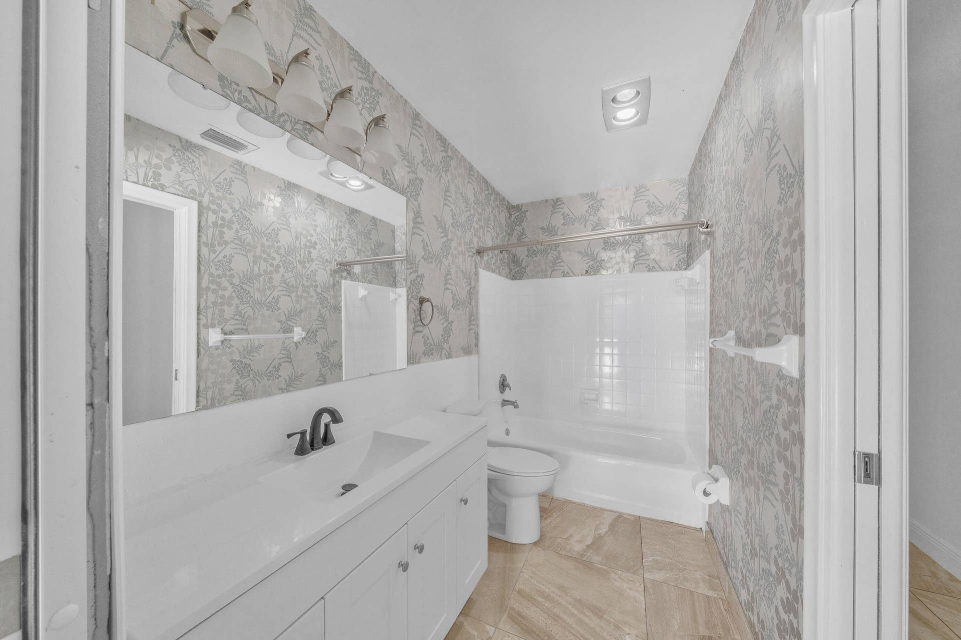 1941 SW 73rd Avenue, Plantation, FL 33317 27 Cabana Bath (5)