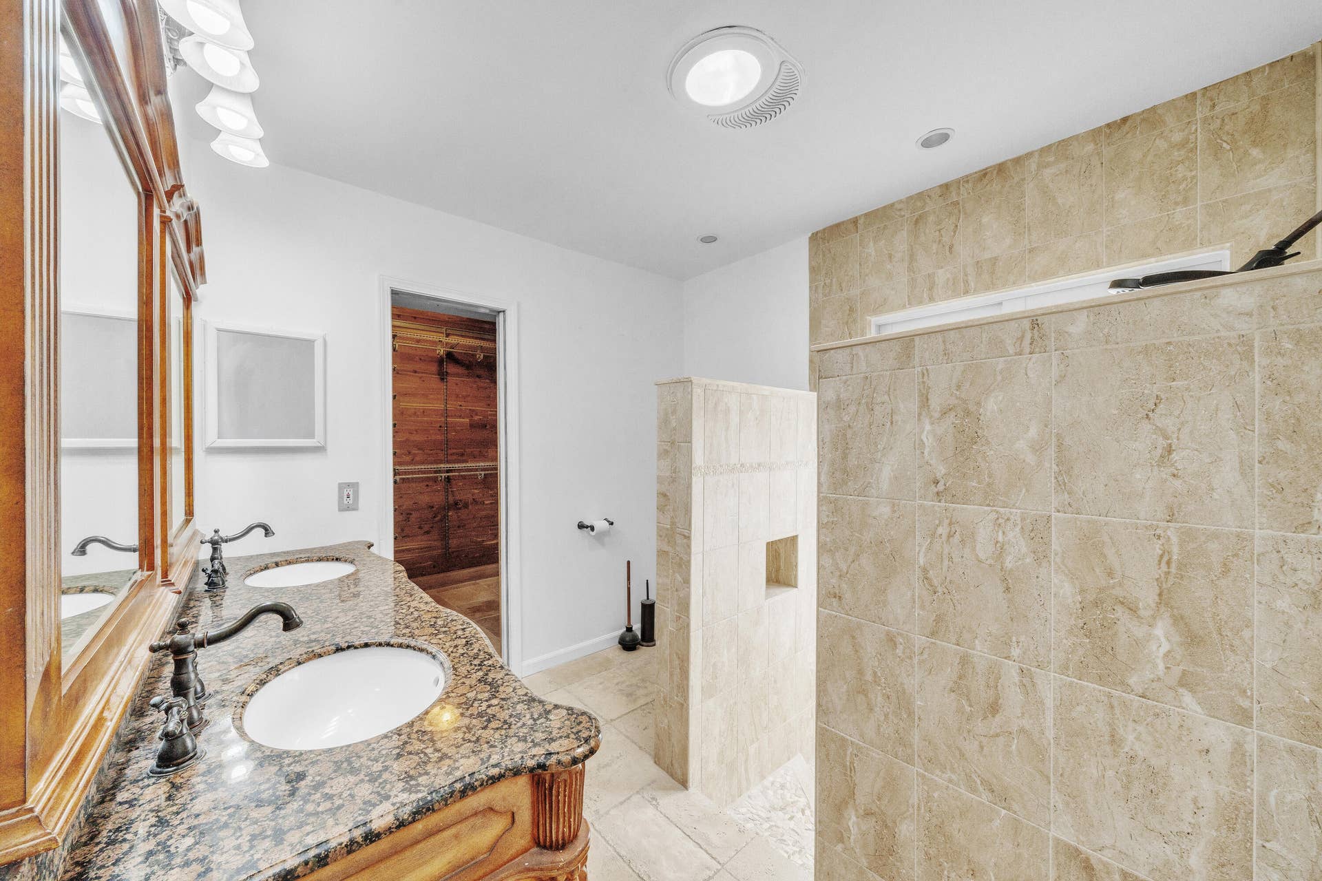 1941 SW 73rd Avenue, Plantation, FL 33317 28 Primary Bedroom Suite (7)