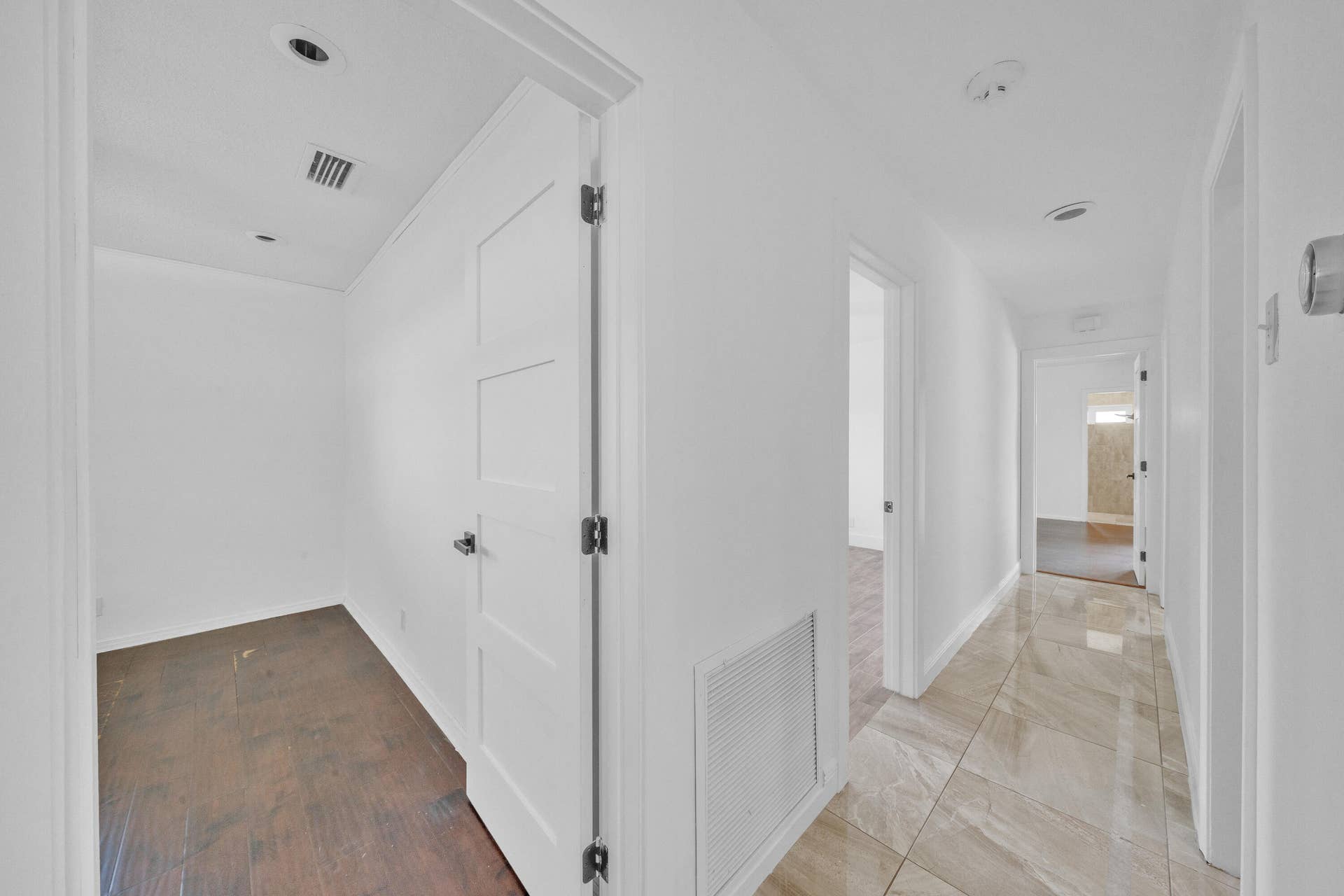 1941 SW 73rd Avenue, Plantation, FL 33317 24 Foyer (1)