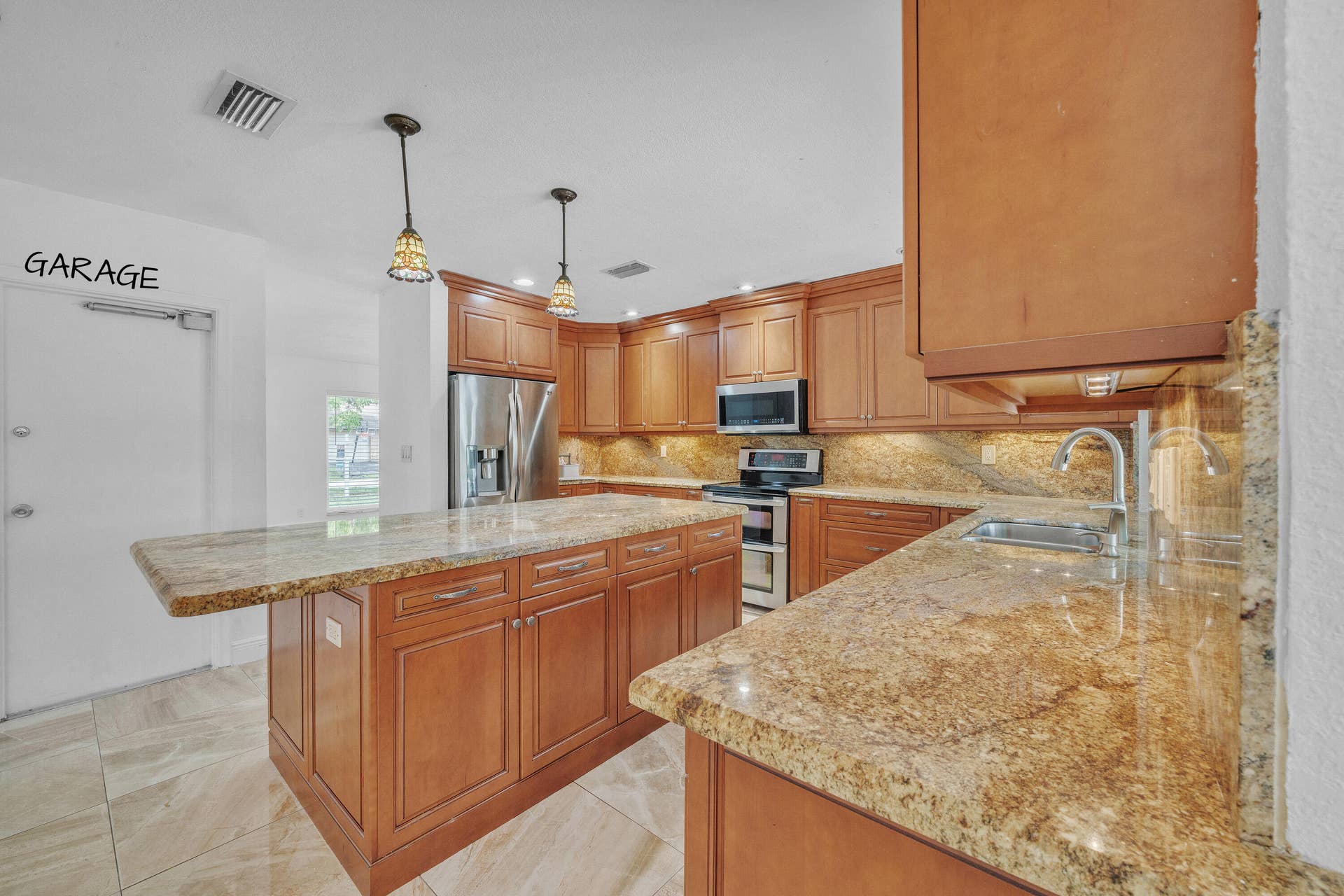 1941 SW 73rd Avenue, Plantation, FL 33317 19 Kitchen