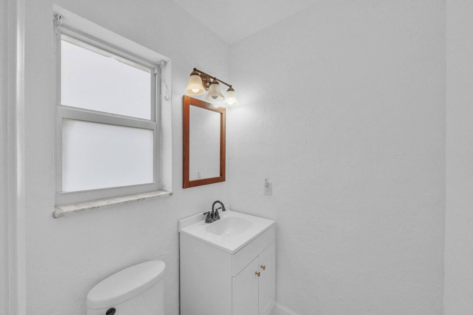 1941 SW 73rd Avenue, Plantation, FL 33317 14 Half bath (2)