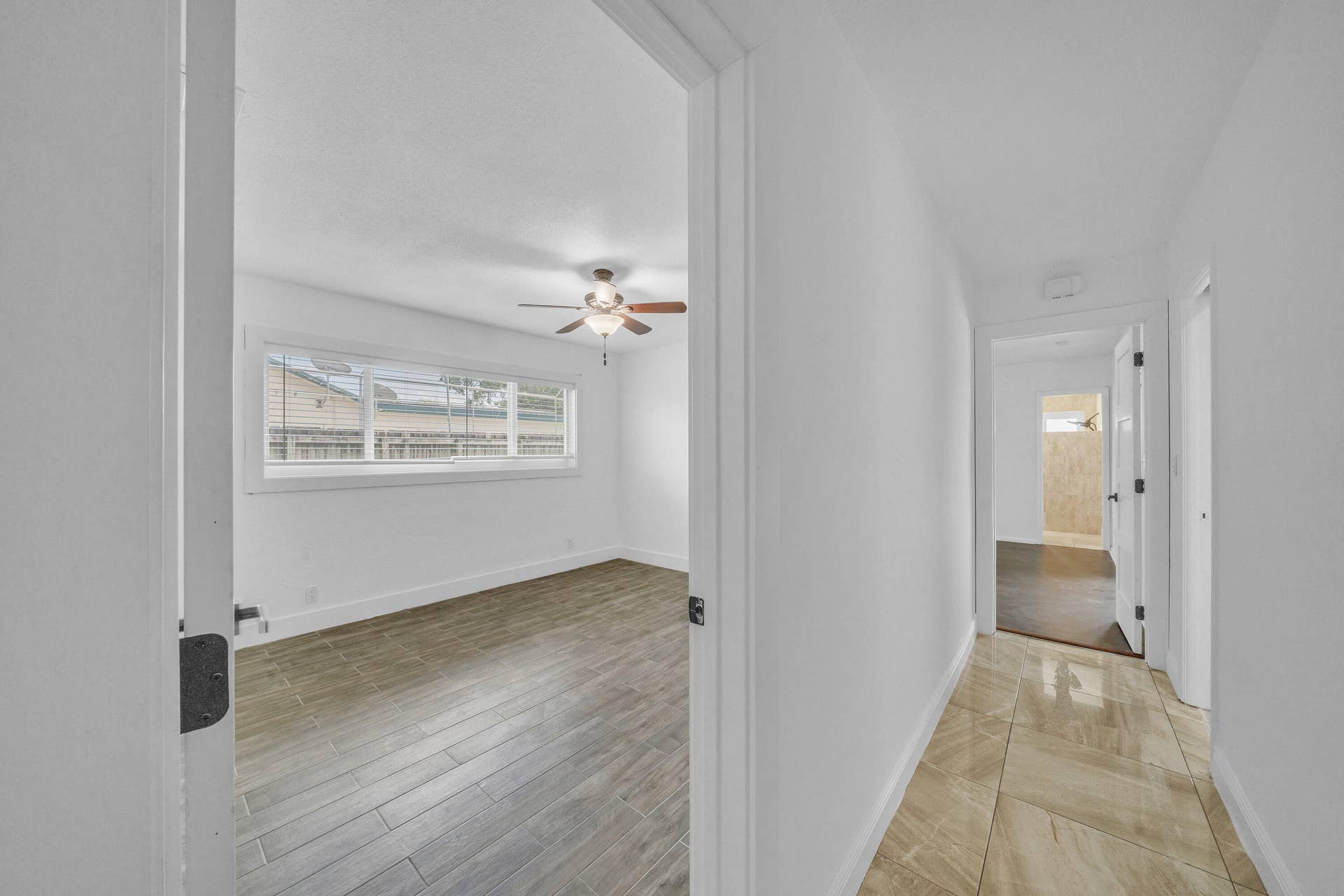 1941 SW 73rd Avenue, Plantation, FL 33317 24 Foyer (2)