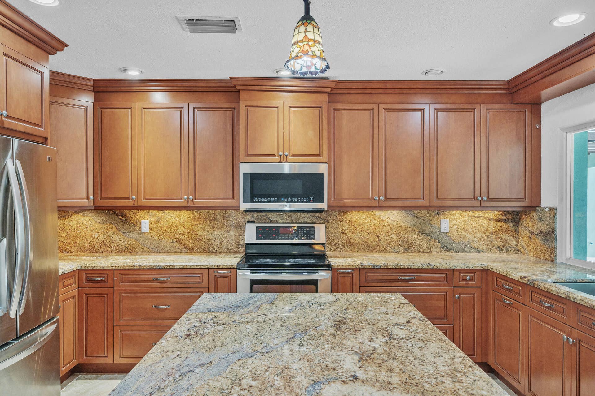 1941 SW 73rd Avenue, Plantation, FL 33317 10 Kitchen (3)