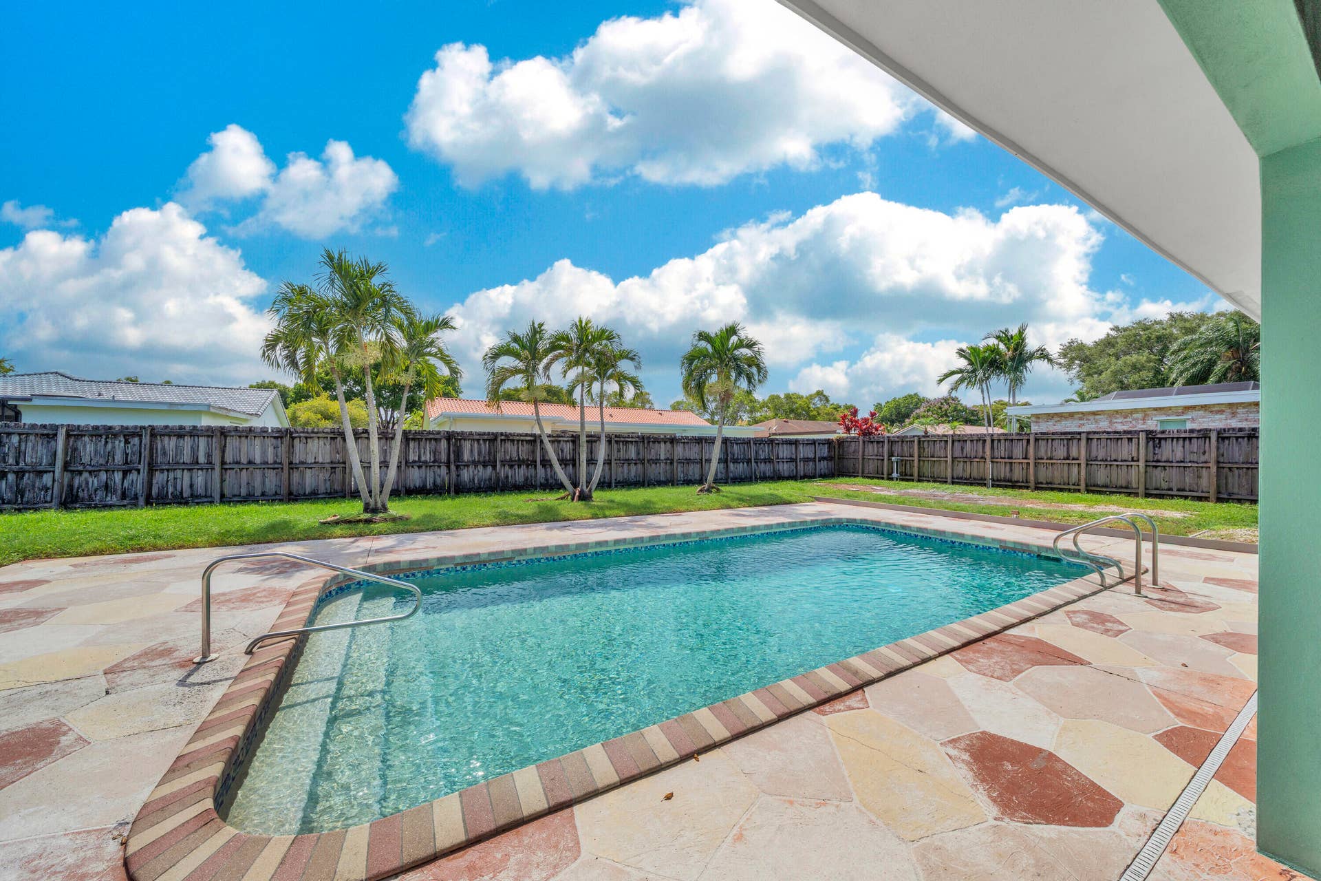 1941 SW 73rd Avenue, Plantation, FL 33317 6 PoolPatioBckyrd (1)