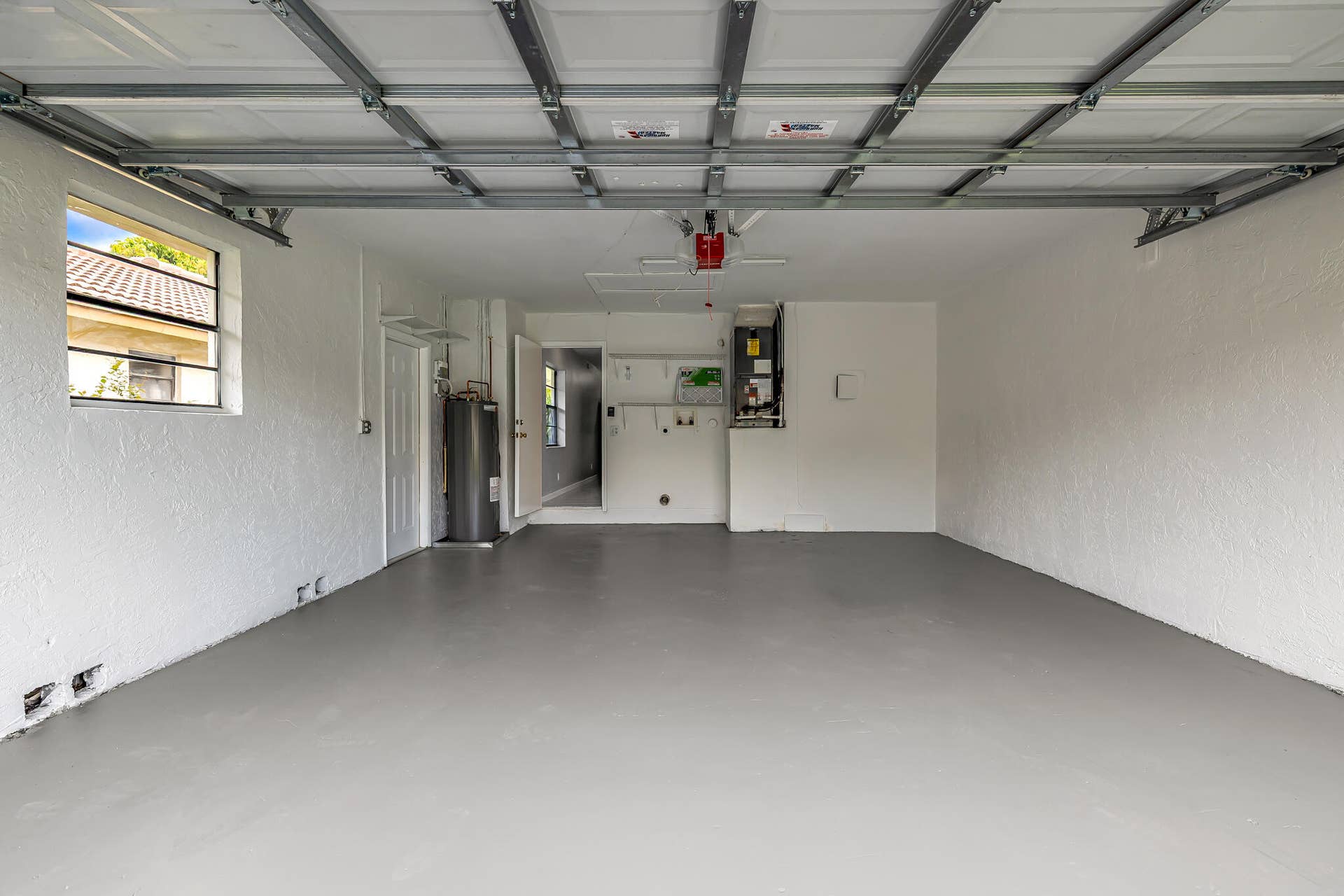 2 CAR GARAGE