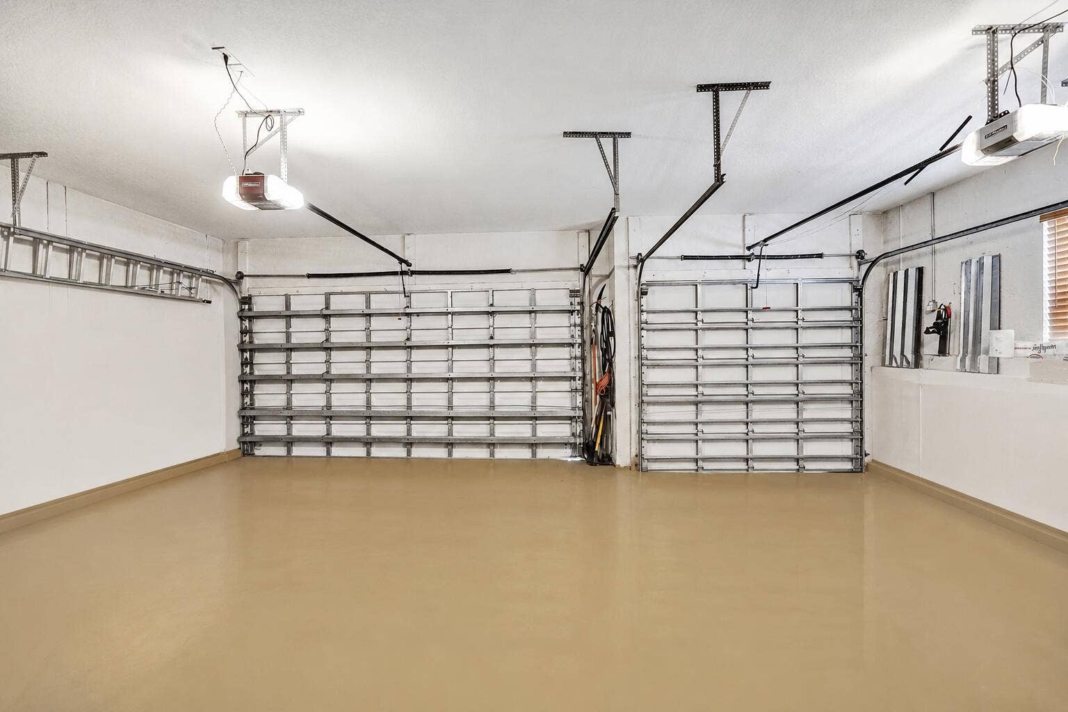 13027 SW 41st Street, Davie, FL 33330 Garage