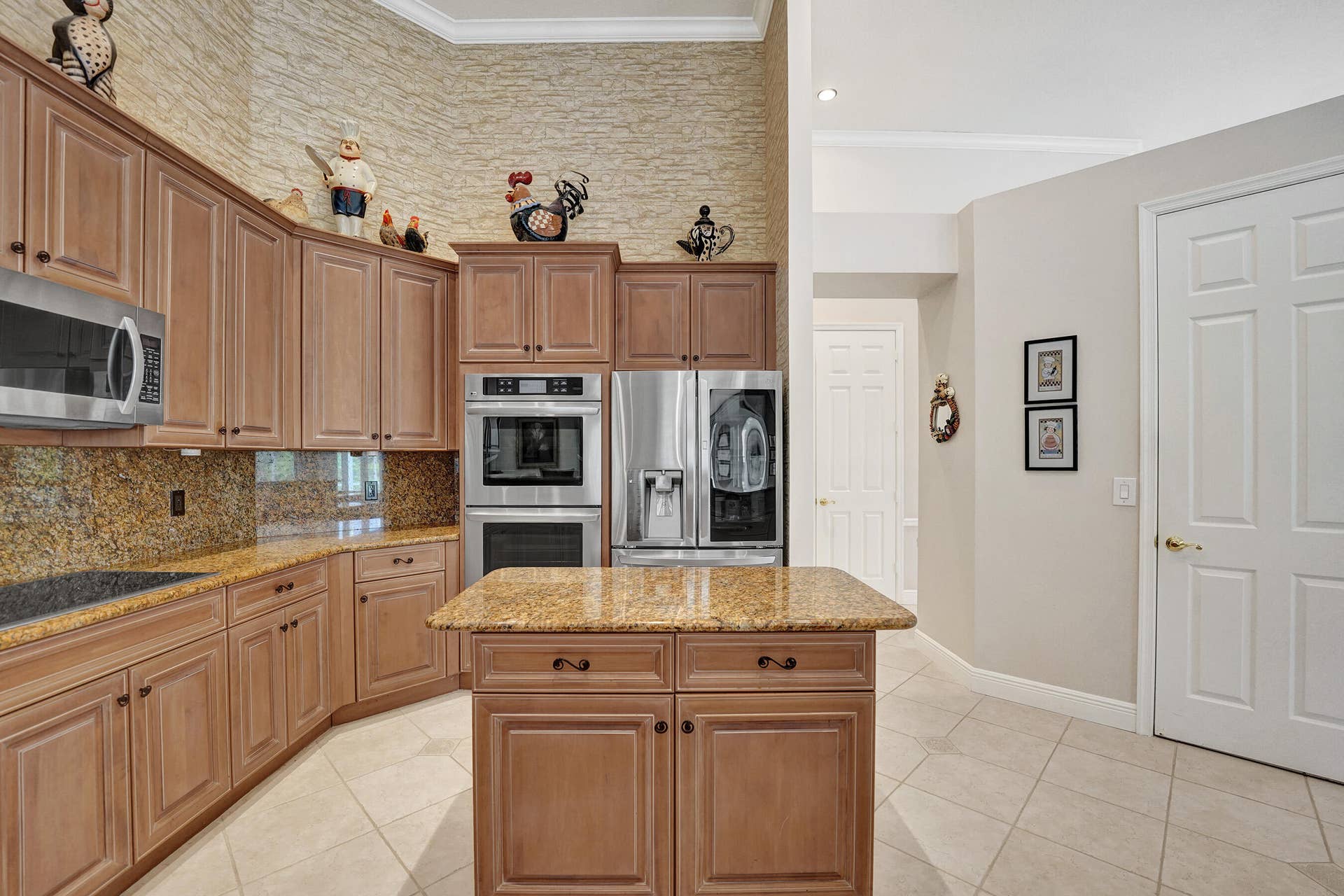 13027 SW 41st Street, Davie, FL 33330 Kitchen