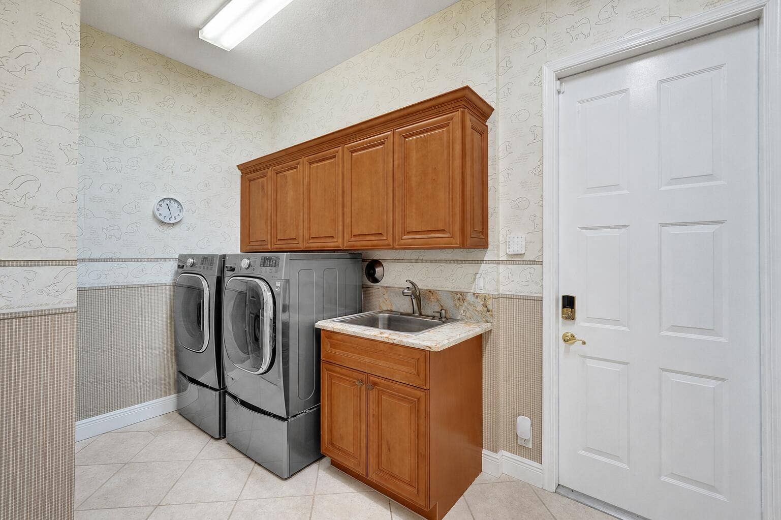 13027 SW 41st Street, Davie, FL 33330 Laundry