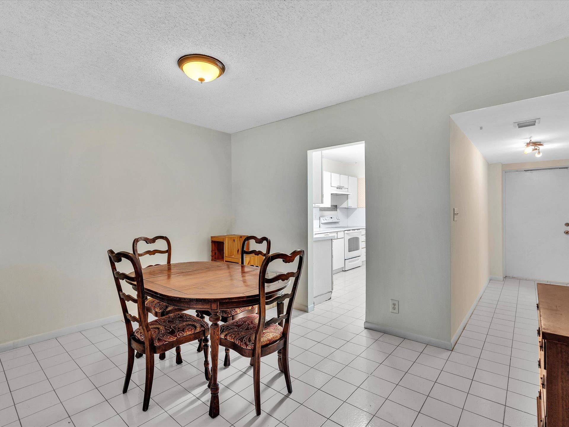 9101 W Sample Road, #204, Coral Springs, FL 33065 11-FPP00051