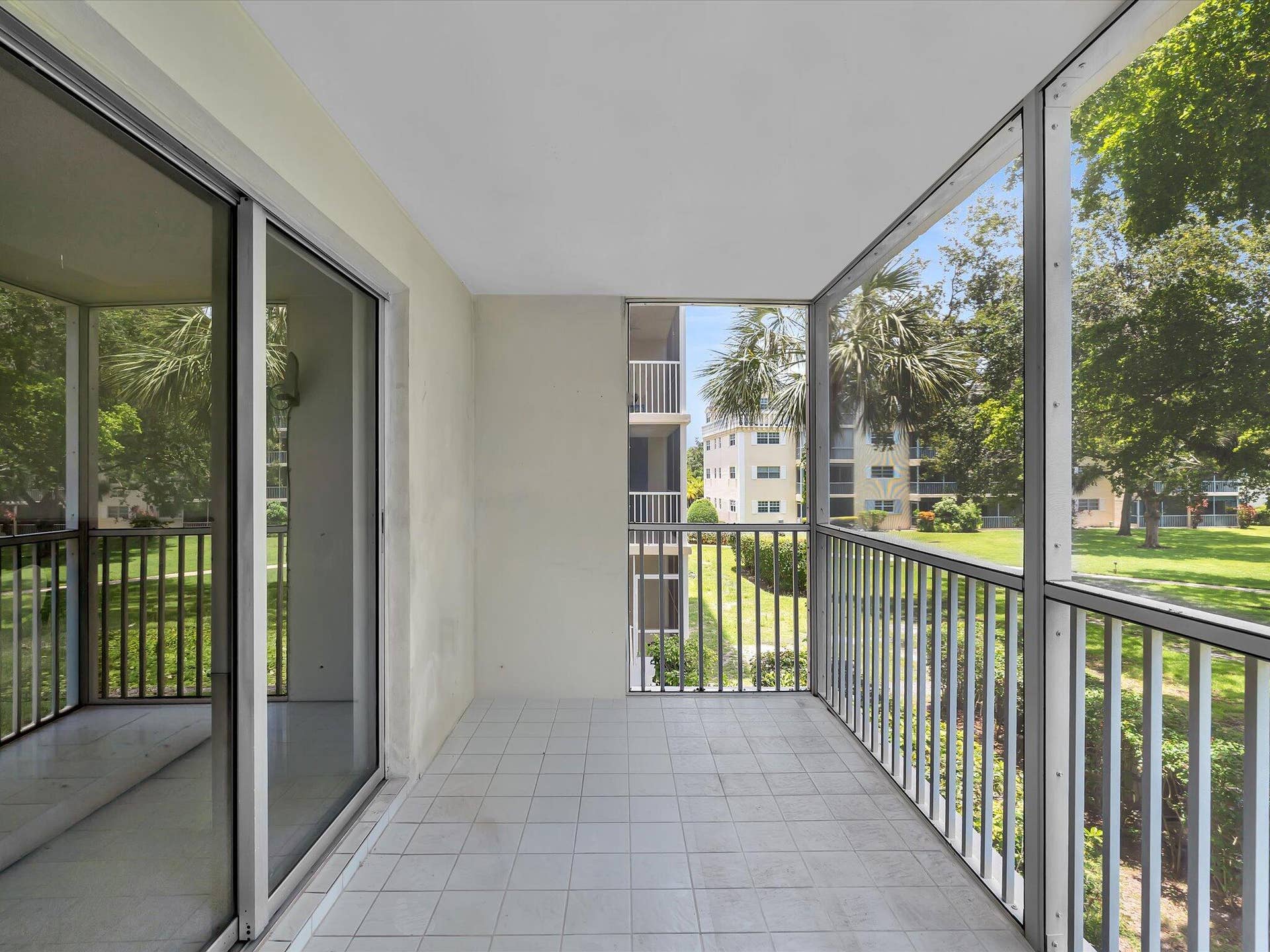 9101 W Sample Road, #204, Coral Springs, FL 33065 22-FPP00106