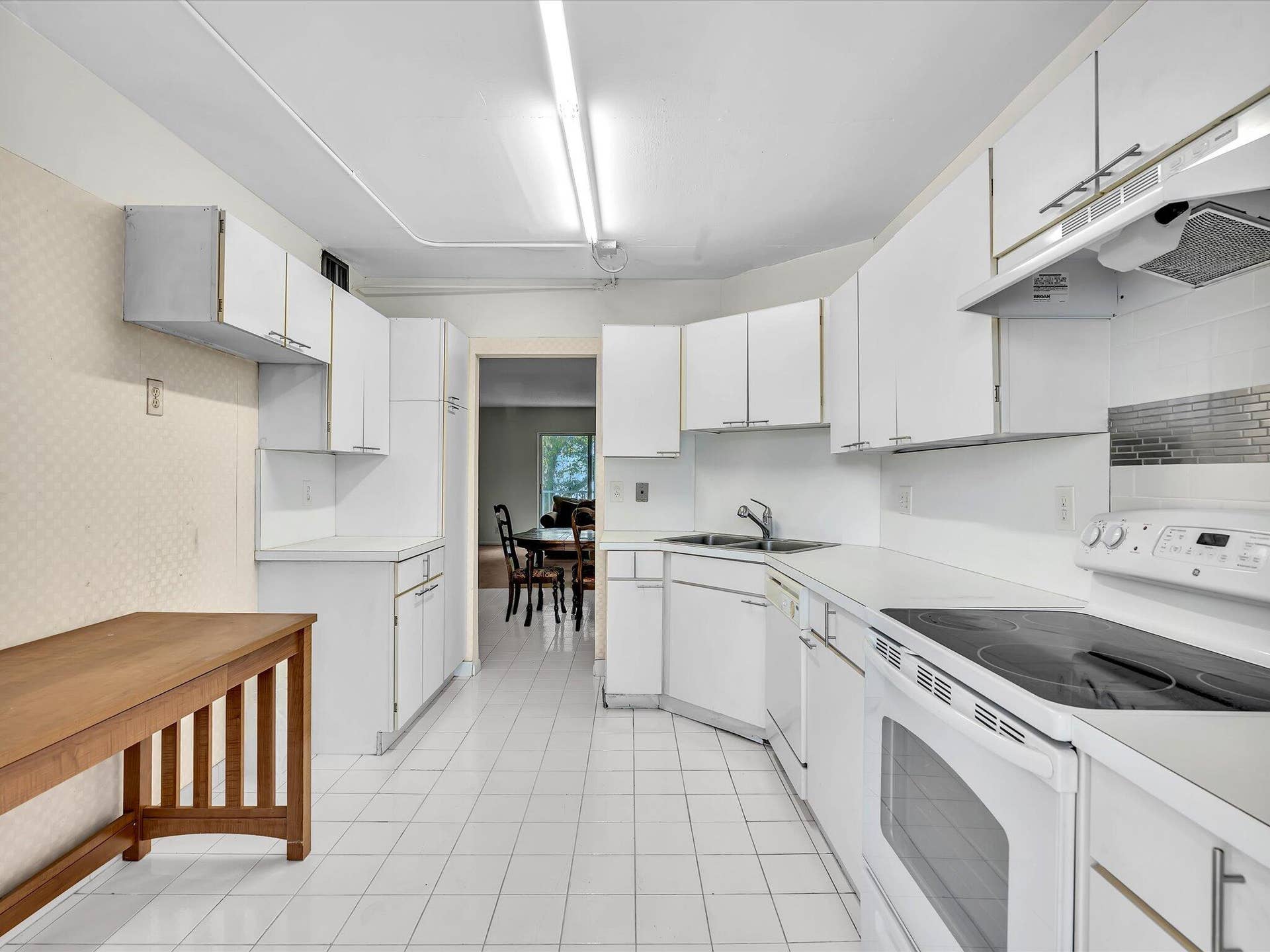 9101 W Sample Road, #204, Coral Springs, FL 33065 02-FPP00006