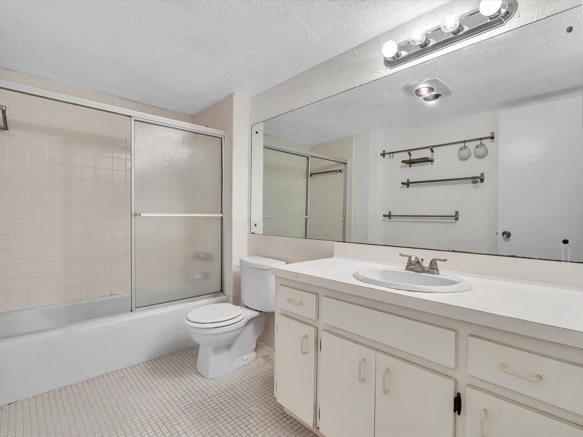 9101 W Sample Road, #204, Coral Springs, FL 33065 27-FPP00131