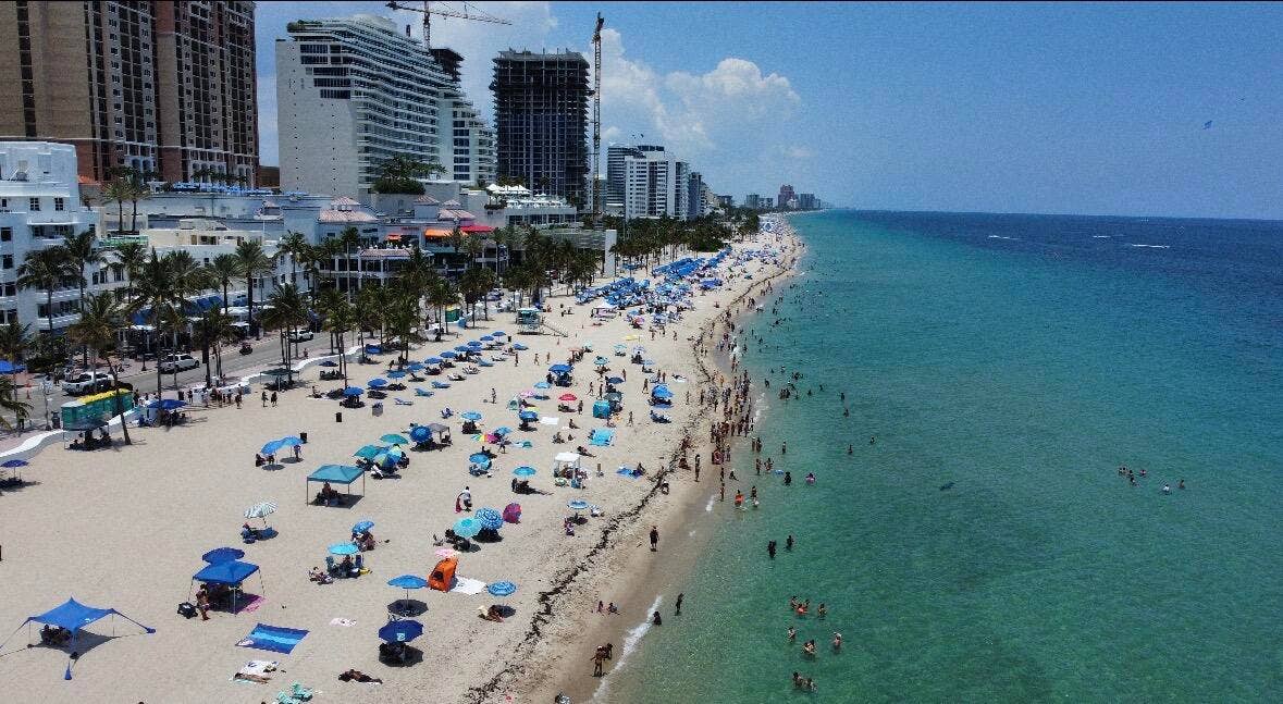 3000 Riomar Street, #210, Fort Lauderdale, FL 33304 IMG_6195