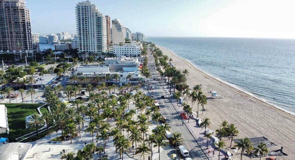 3000 Riomar Street, #210, Fort Lauderdale, FL 33304 IMG_6191
