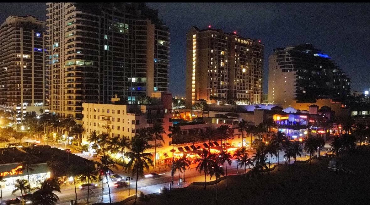 3000 Riomar Street, #210, Fort Lauderdale, FL 33304 IMG_6196