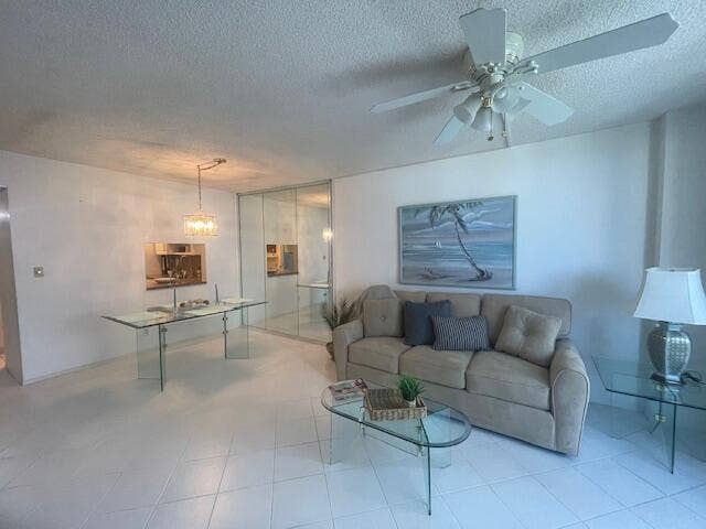 336 N Birch Road, #6d, Fort Lauderdale, FL 33304 IMG_3455