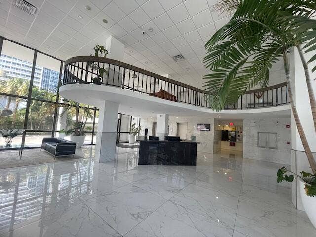 336 N Birch Road, #6d, Fort Lauderdale, FL 33304 IMG_3498