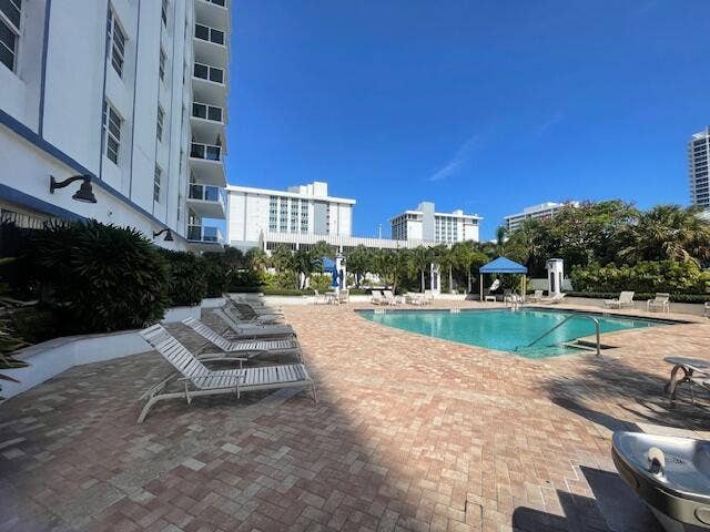 336 N Birch Road, #6d, Fort Lauderdale, FL 33304 IMG_3496