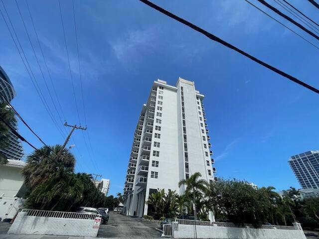 336 N Birch Road, #6d, Fort Lauderdale, FL 33304 IMG_3504