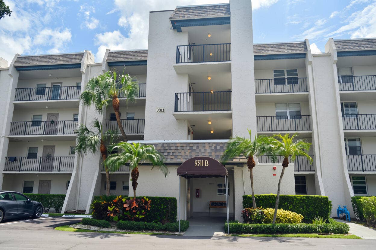 9311 Orange Grove Drive, #109, Davie, Davie, FL 33324 DSC_0032 - Edited