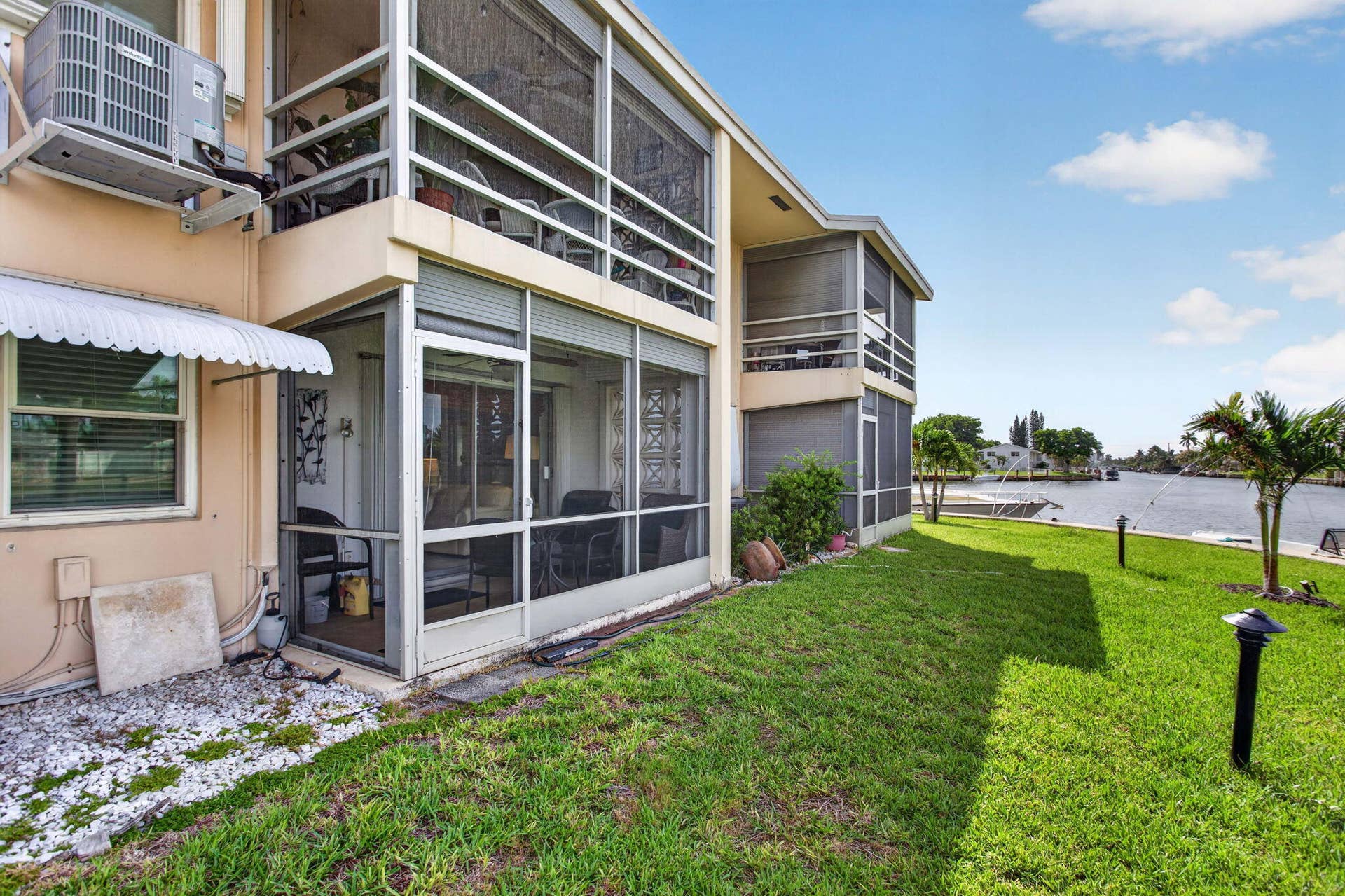 298 SE 6th Avenue, #9, Pompano Beach, FL 33060 28-web-or-mls-298 Interiors-2208