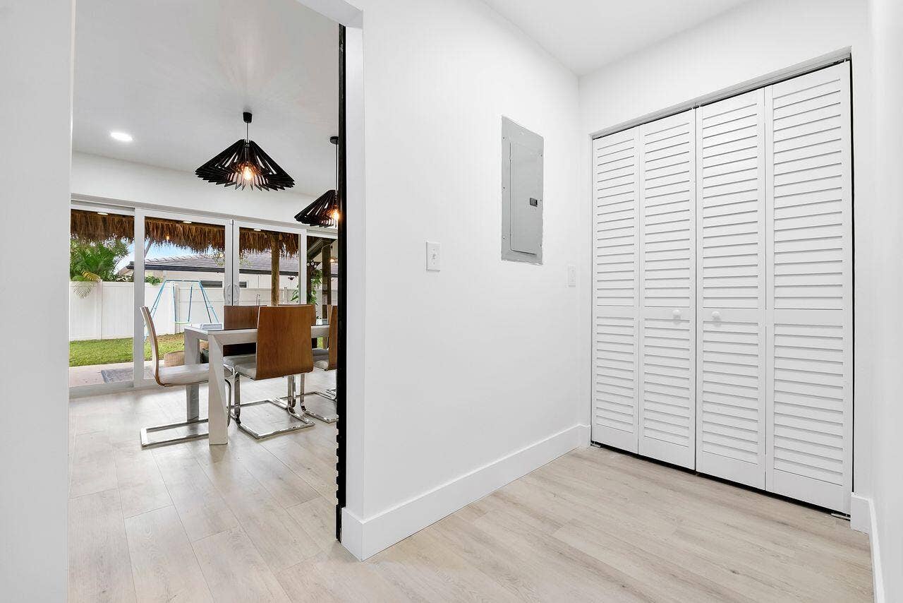 701 SE 5th Court, Pompano Beach, FL 33060 701 laundry area