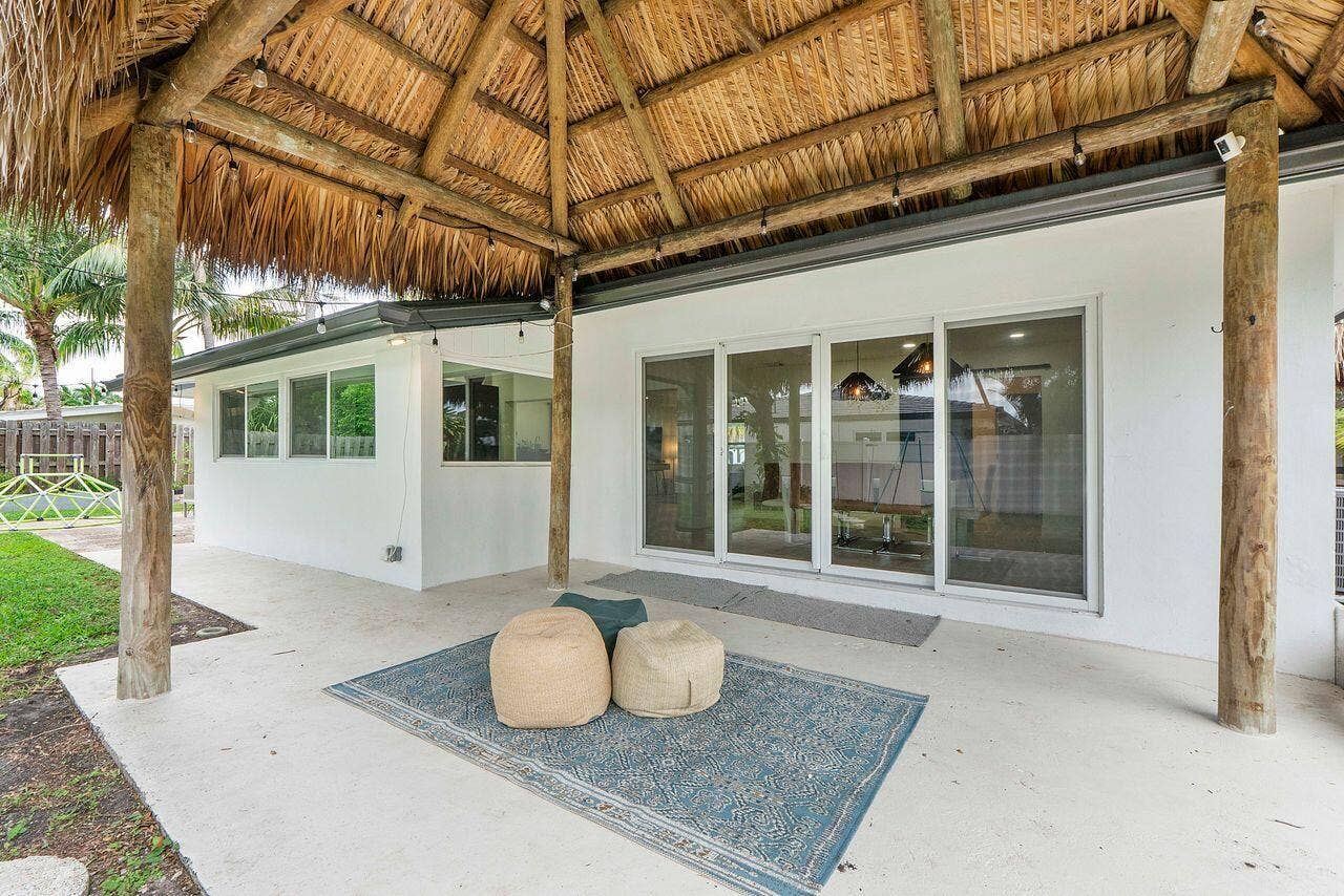 701 SE 5th Court, Pompano Beach, FL 33060 701 tiki hut #1