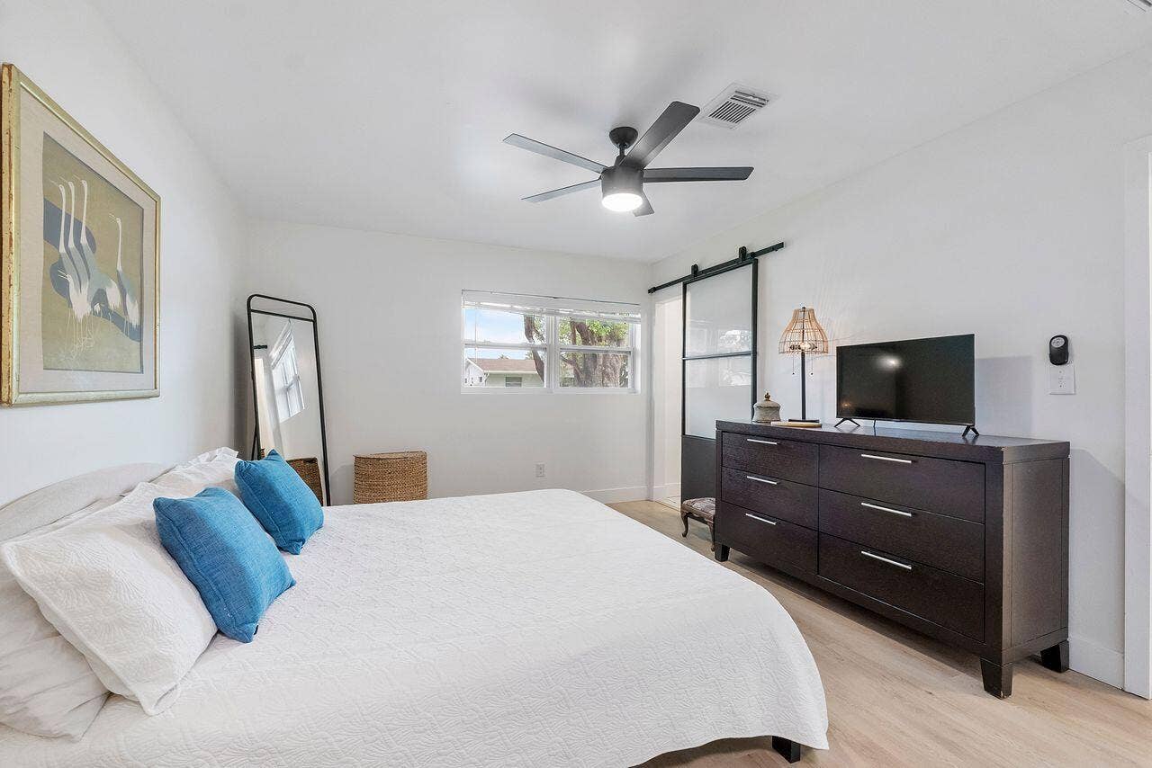 701 SE 5th Court, Pompano Beach, FL 33060 701 master bedroom #2