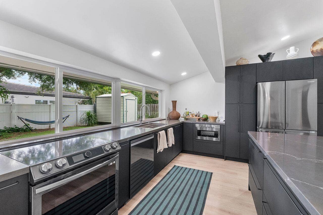 701 SE 5th Court, Pompano Beach, FL 33060 701 kitchen #5