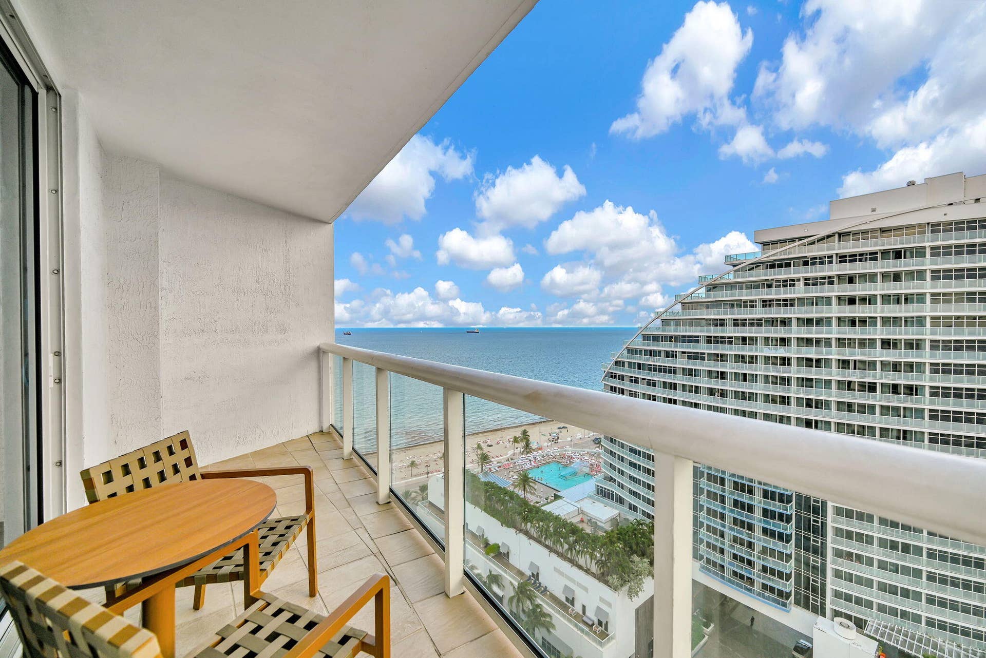 South Facing Balcony w Ocean Views