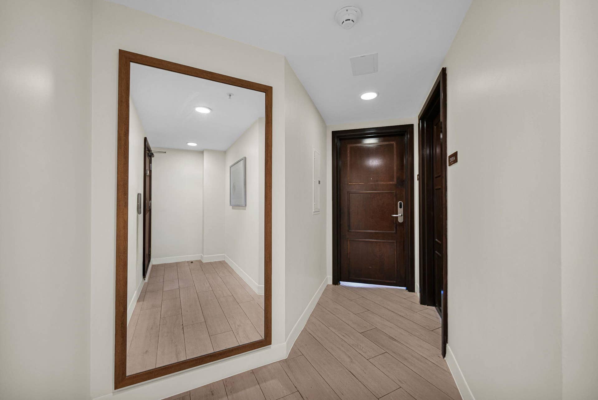 Foyer for unit#2101 & A - Lock-out