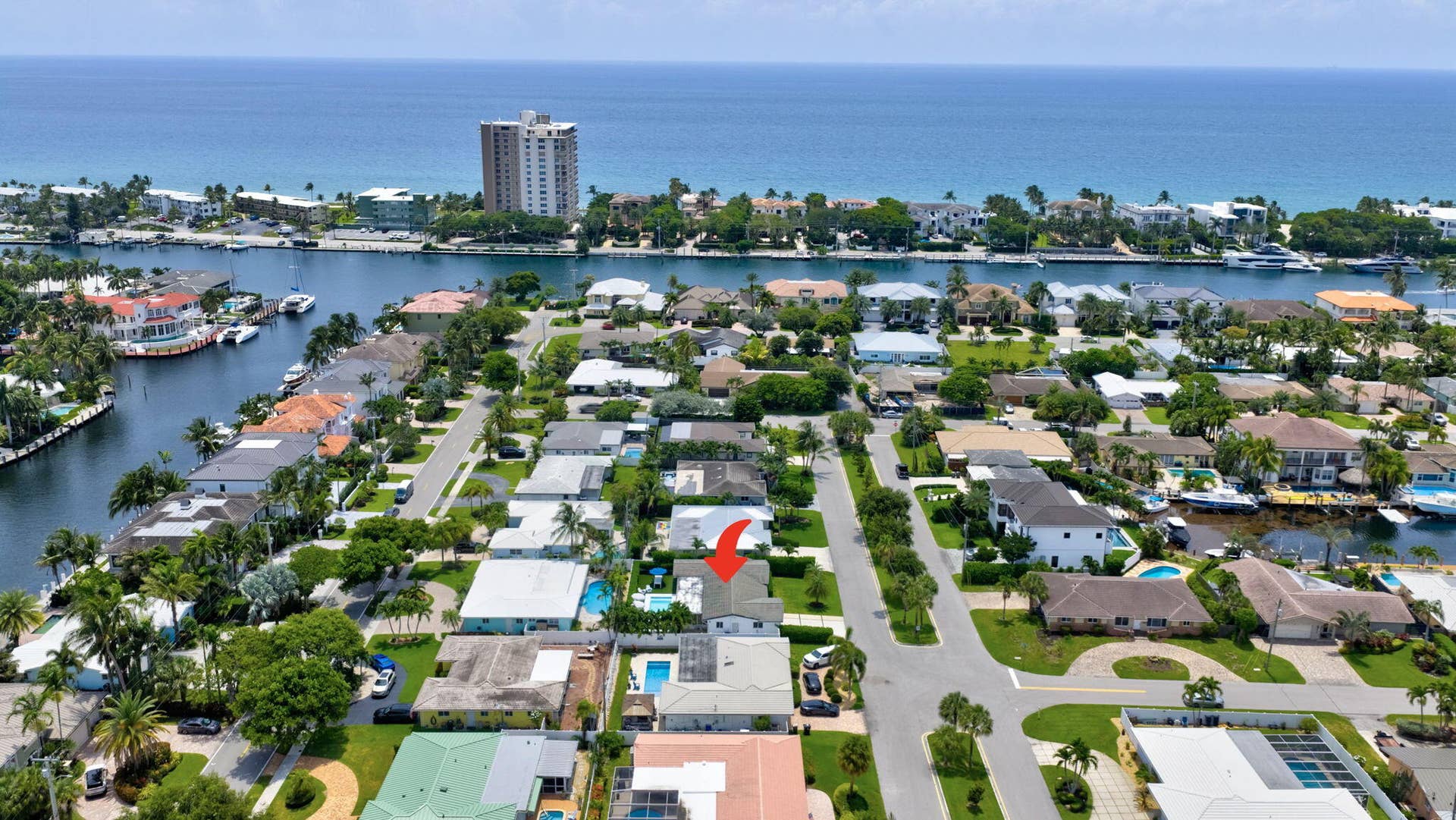 2917 NE 35th Court, Lighthouse Point, FL 33064 Close to the beach!