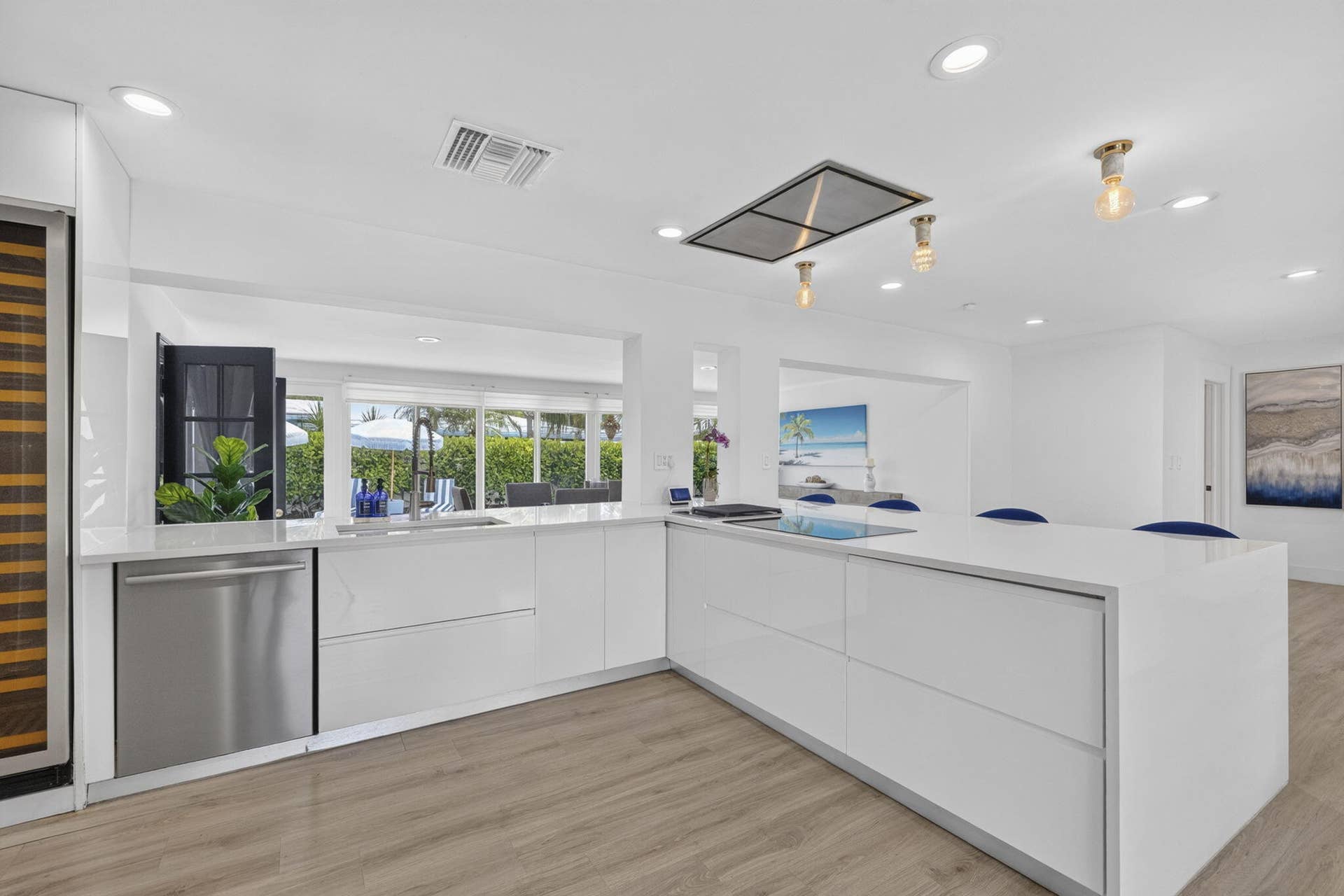 2917 NE 35th Court, Lighthouse Point, FL 33064 Chef's Kitchen