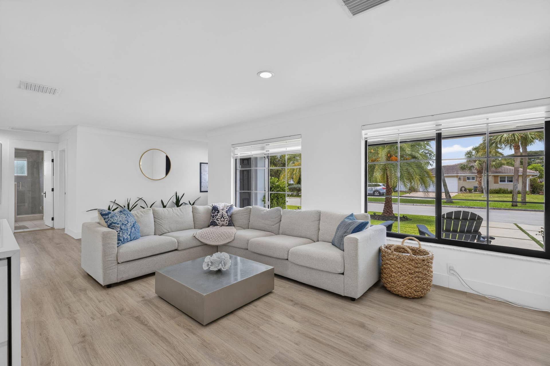 2917 NE 35th Court, Lighthouse Point, FL 33064 Living Room