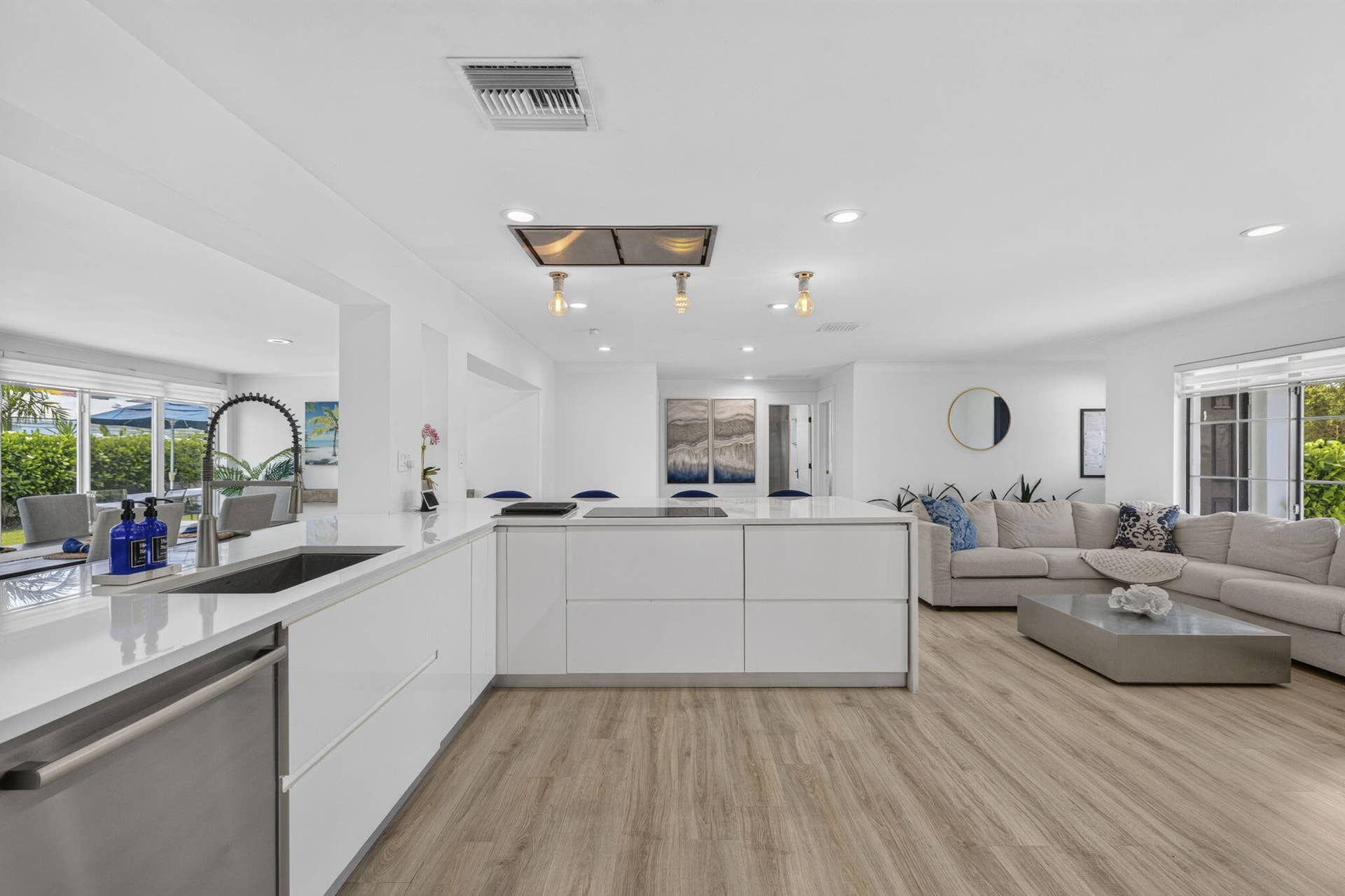 2917 NE 35th Court, Lighthouse Point, FL 33064 Chef's Kitchen