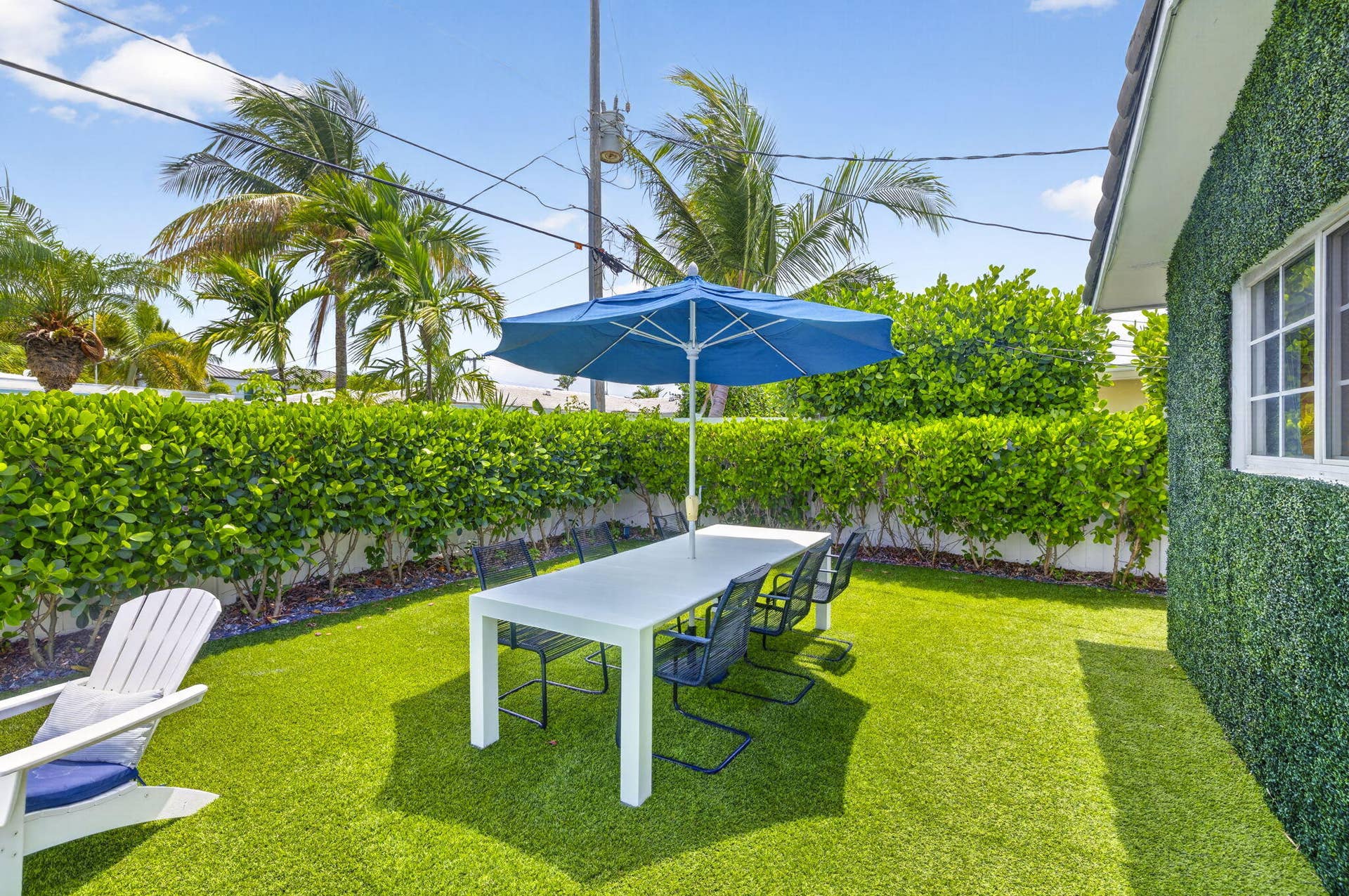 2917 NE 35th Court, Lighthouse Point, FL 33064 Beautiful turf lawn