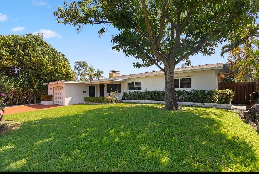 570 SE 2nd Avenue, Pompano Beach, FL 33060 Photo 2