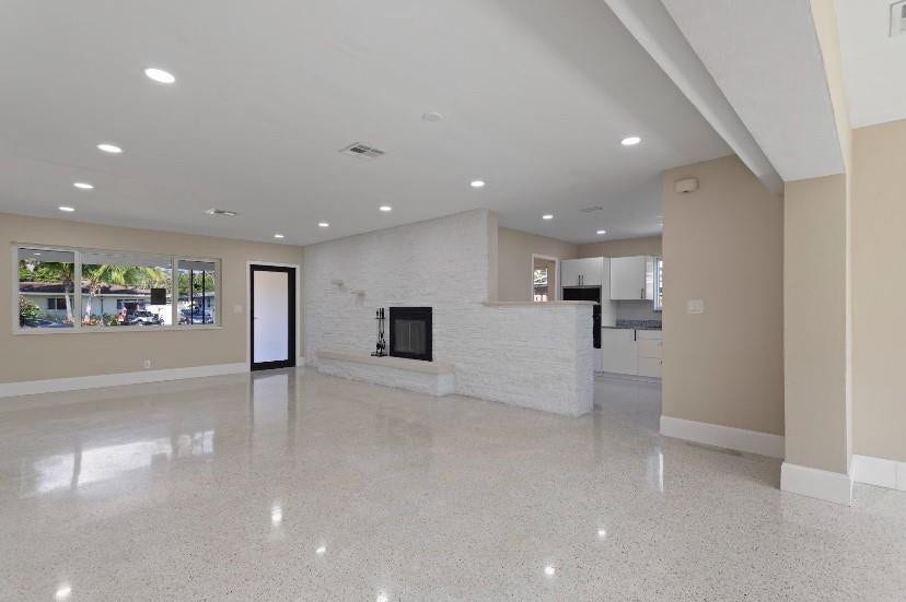 570 SE 2nd Avenue, Pompano Beach, FL 33060 Photo 8