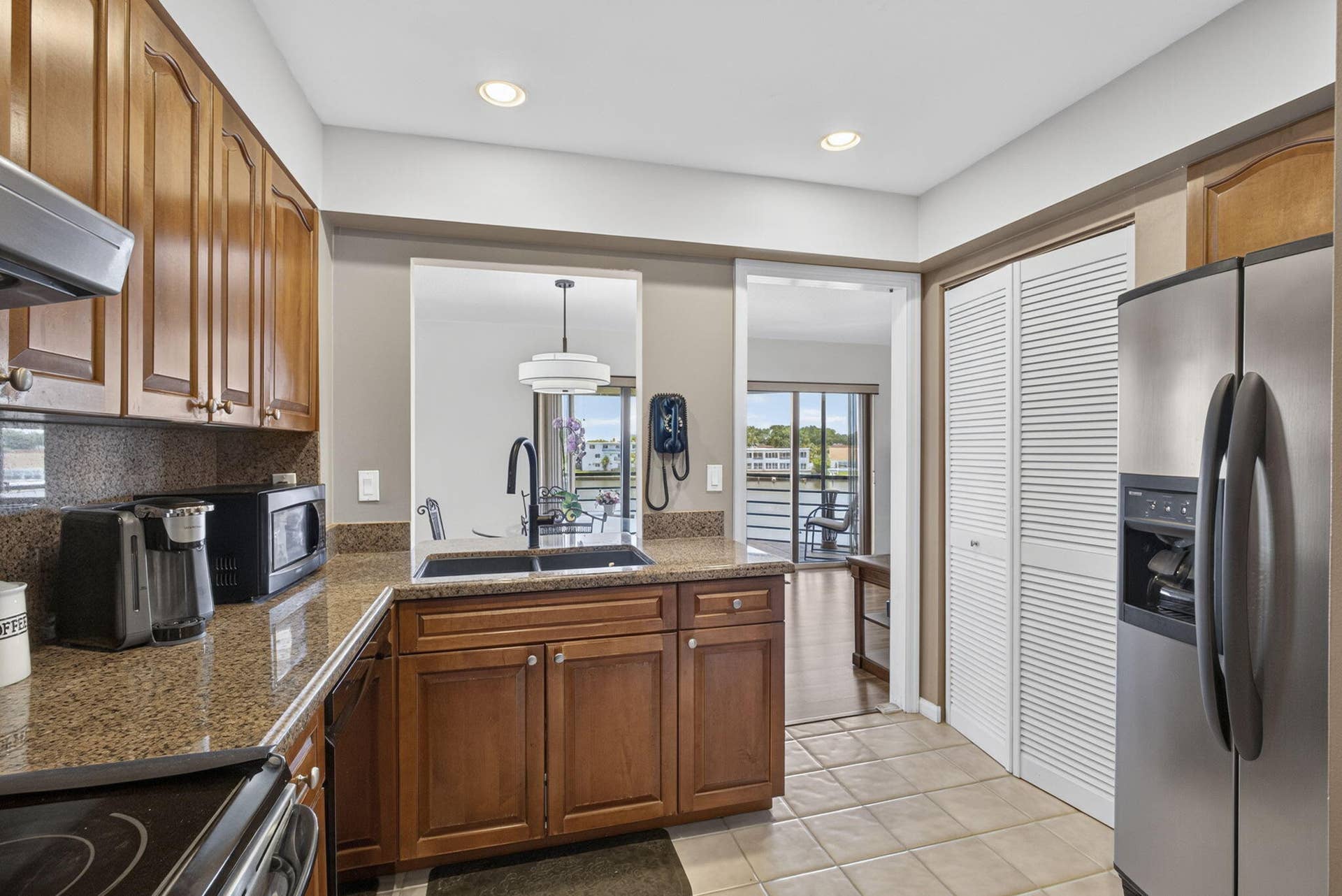 313 Lake Circle, #316, North Palm Beach, FL 33408 Kitchen