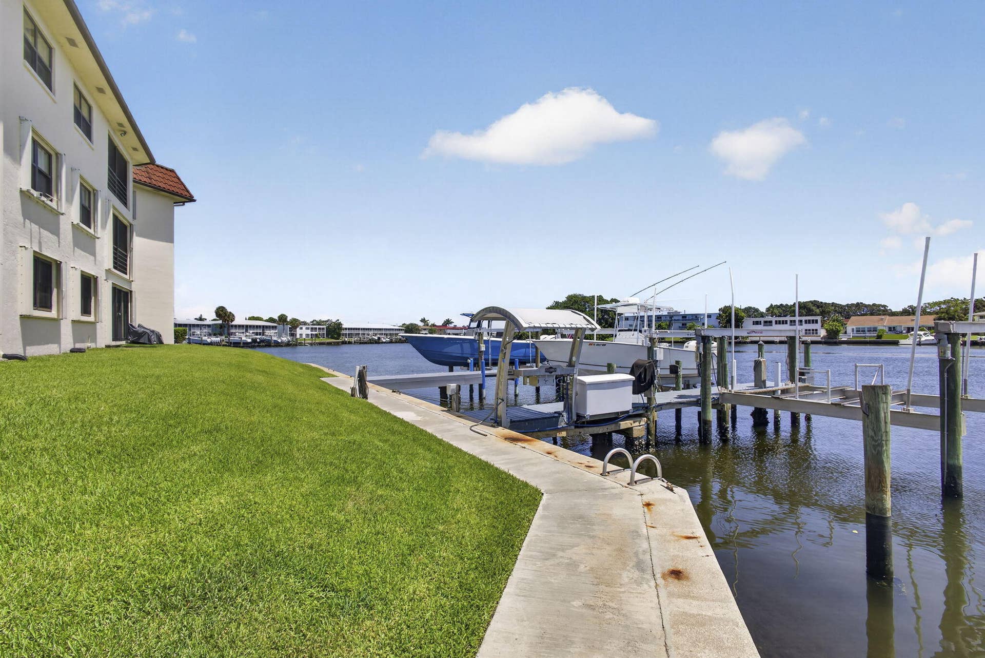 313 Lake Circle, #316, North Palm Beach, FL 33408 Community Dock