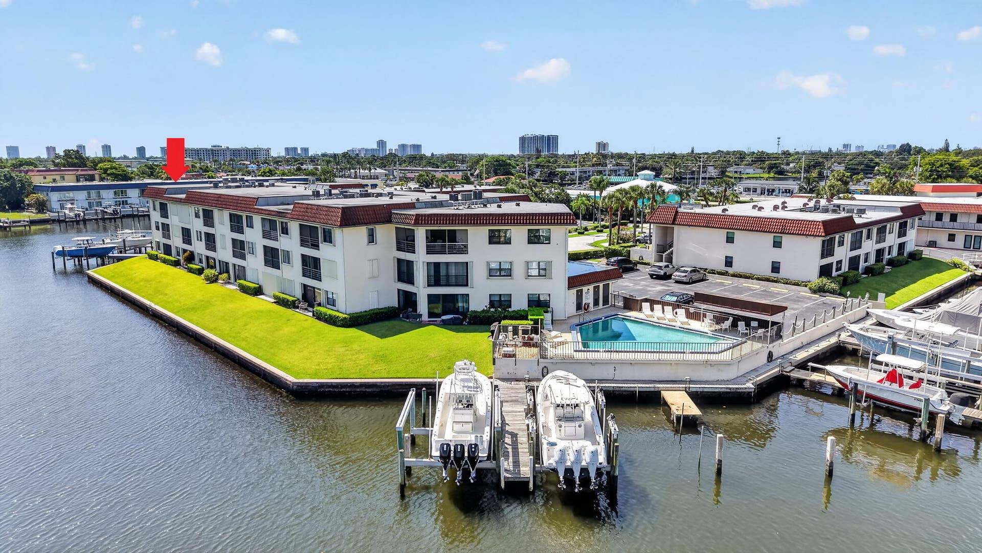 313 Lake Circle, #316, North Palm Beach, FL 33408 Community Pool & Boat Slips
